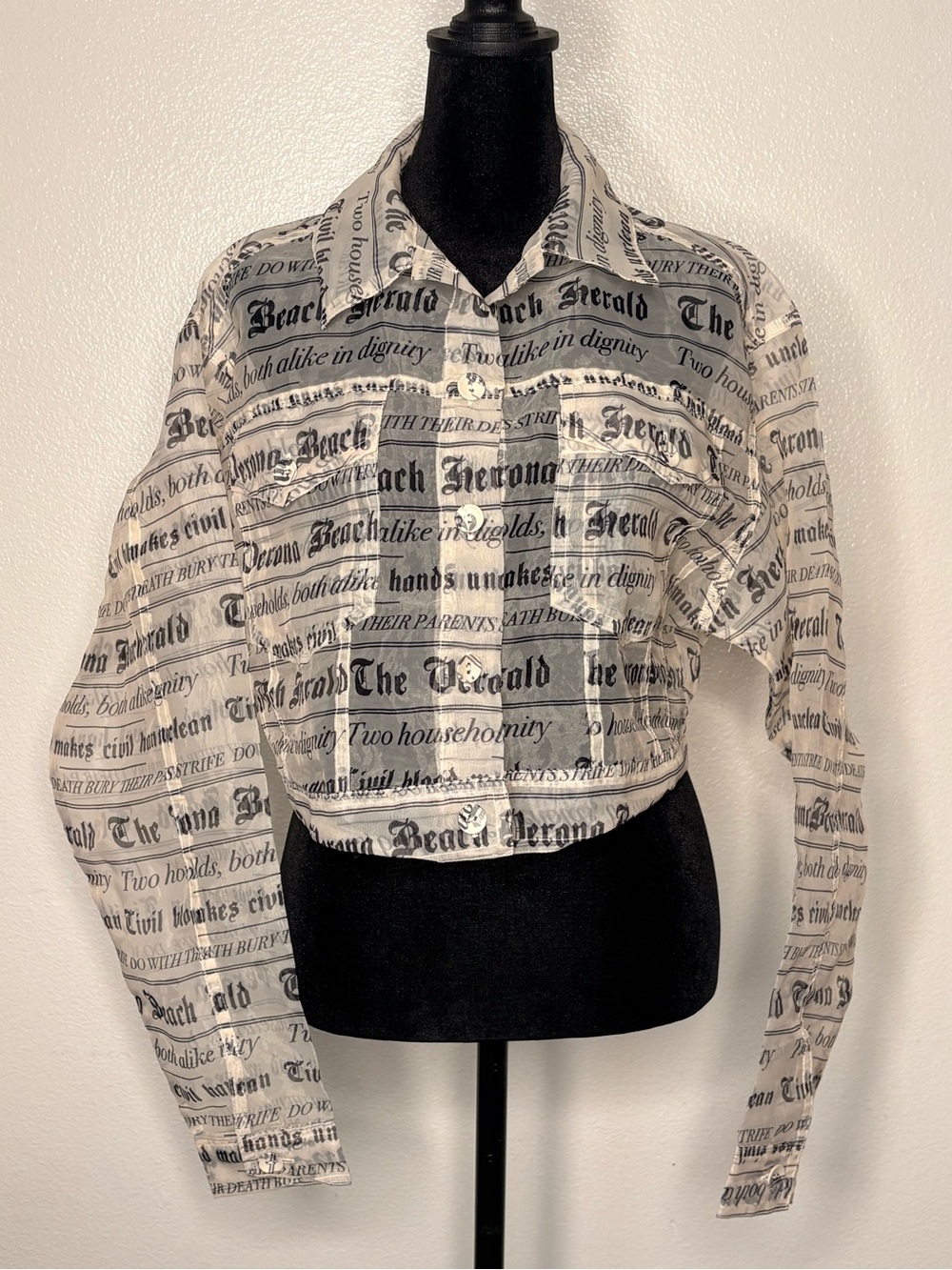 Forever 21 Black & White Newspaper Print Cropped Button-Down
